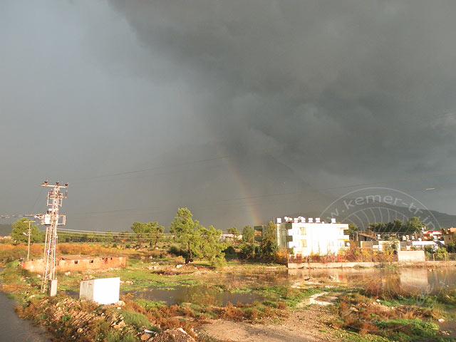 9-12-16-Wetter-S-008.jpg - Es gibt sogar einen Regenbogen