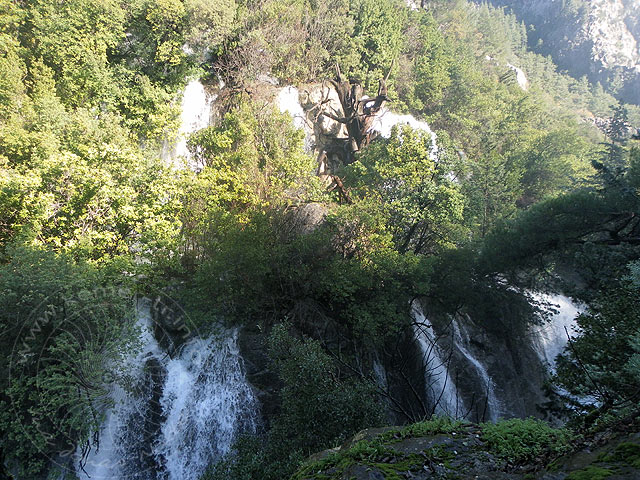 9-12-17-1-Kuzdere-S-092.jpg - Diesen Wasserfall hinter der alten "Römerbrücke" gibt es nur nach solch starken Regenfällen, er stürzt ca. 100 m tief