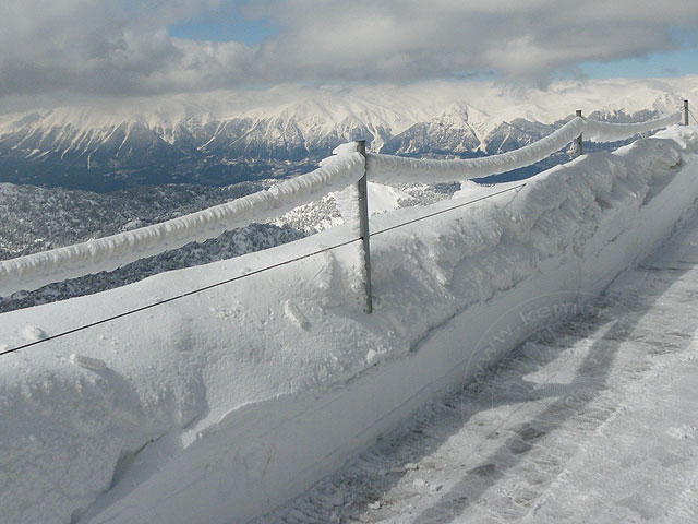 12-03-01-Tahtali-S-77-s.jpg - Der Schutzzaun im Eispanzer