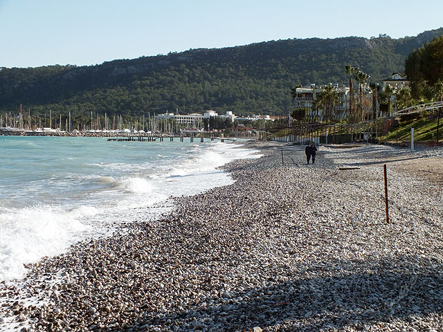 13-01-07-Kemer-33-s.jpg - keine Liegen versperren den Strand im Winter