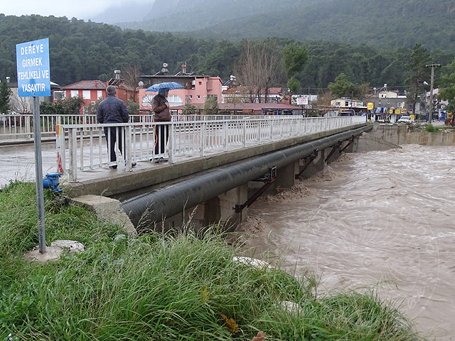 15-01-13-Agva-Kiris-06-s.jpg - Ağva Brücke zwischen Kuzdere und Arslanbucak am 13. Jan 2015