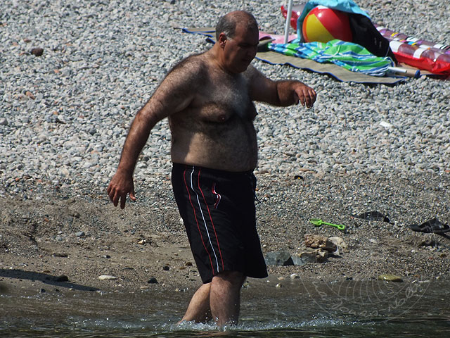 14-08-20-Phaselis-35.jpg - Der Pullover bleibt an