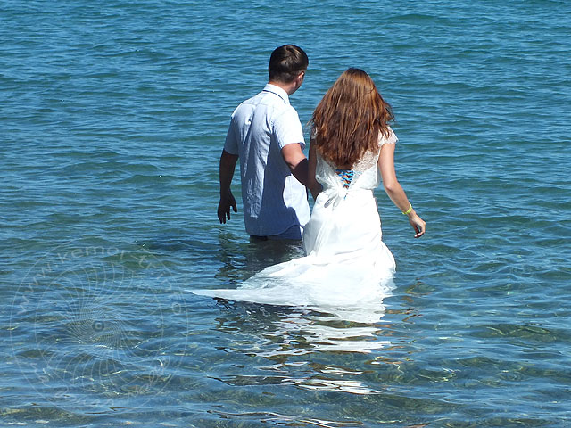 14-10-01-Phaselis-11.jpg - Wer wird denn nach der Hochzeit gleich ins Wasser gehen?