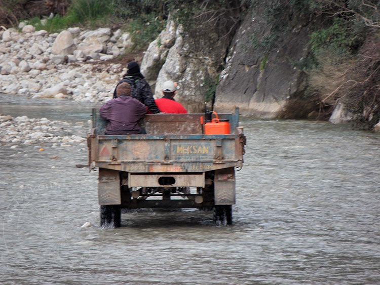 10-02-17-Olympos-054-s.JPG - Olympos-Straße