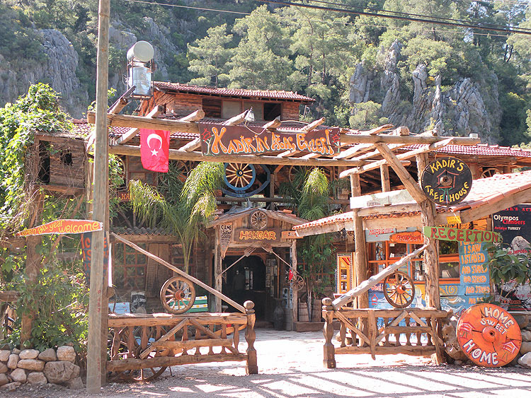 10-05-02-Olympos-244-s.JPG - Baumhaus-Hotel in Olympos