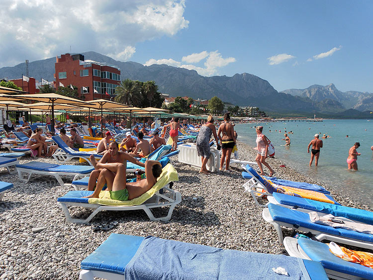 10-09-02-Kemer-09-s.JPG - Strand in Kemer