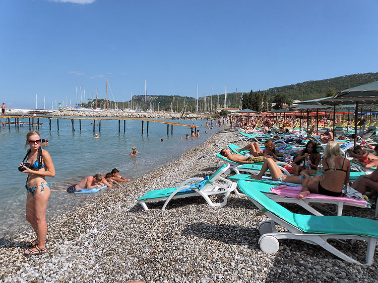 10-09-02-Kemer-15-s.JPG - Strand in Kemer