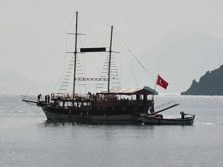 10-11-10-Phaselis-08-s.JPG - Ausflugsboot