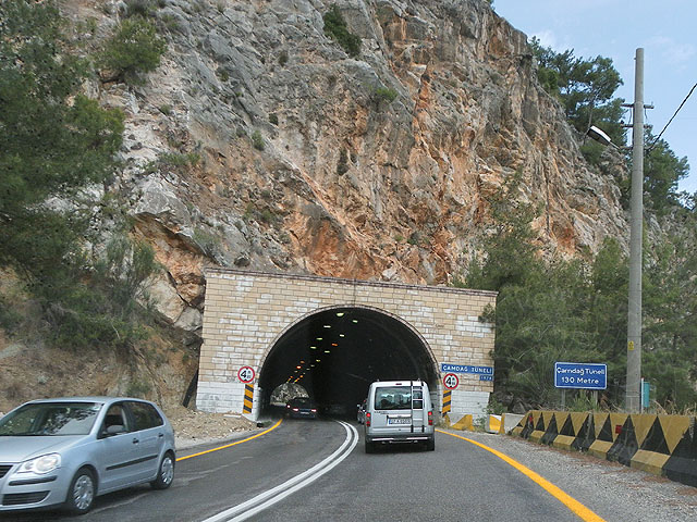 10-04-17-D-400-Tunnel-005-s.jpg - 17.04.2010