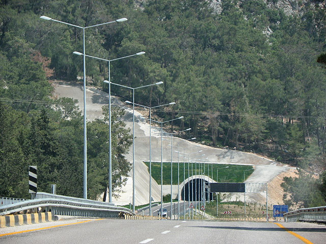 10-04-18-D-400-Tunnel-23-s.jpg - 18.4.2010:  Am Tag nach der Eröffnung der Tunnel