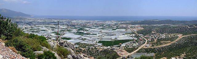9-05-27-Demre-001-Pano-m.jpg - Demre, umgeben von Gewächshäusern
