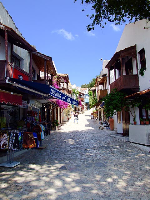 9-05-27-Kas-043-s.jpg - Kleine Gassen in der Altstadt von Kaş