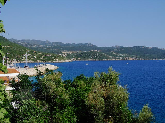 9-05-27-Kas-070-s.jpg - Blick über die Hafenausfahrt von Kaş