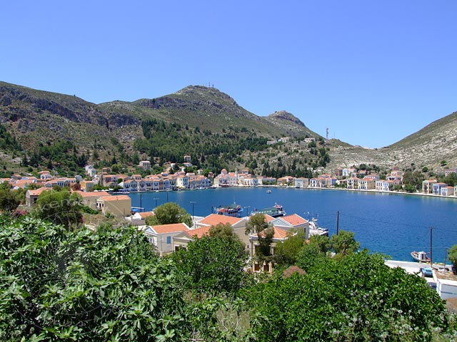 9-05-28-Meis-241-s.jpg - Blick über das natürliche Hafenbecken von Megisti / Kastellorizo