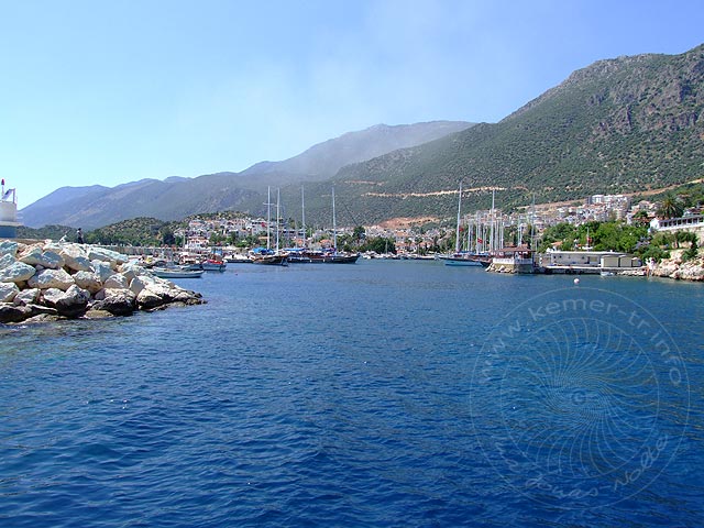 9-05-28-Meis-442-s.jpg - Einfahrt in den Hafen von Kaş