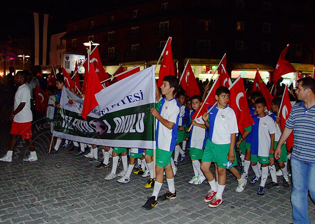 9-06-14-Kemer-Nar-031-s.jpg - Die Kinder der Kemeraner Sommer-Fußballschule.