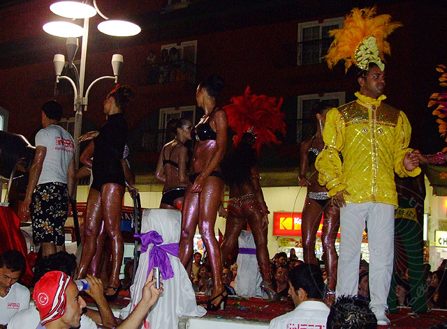 9-06-14-Kemer-Nar-066-s.jpg - Die Gogo-Girls und Boys der Inferno Diskothek