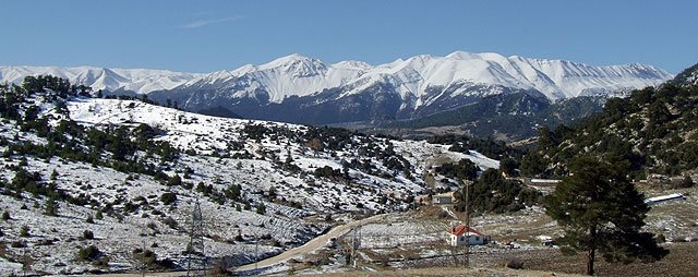 8-12-25-Kemer-Berge-073-s.jpg - Blick auf den westlichen Taurus, hier in den „Herren-Bergen“gibt  es Gipfel mit über 3000 m