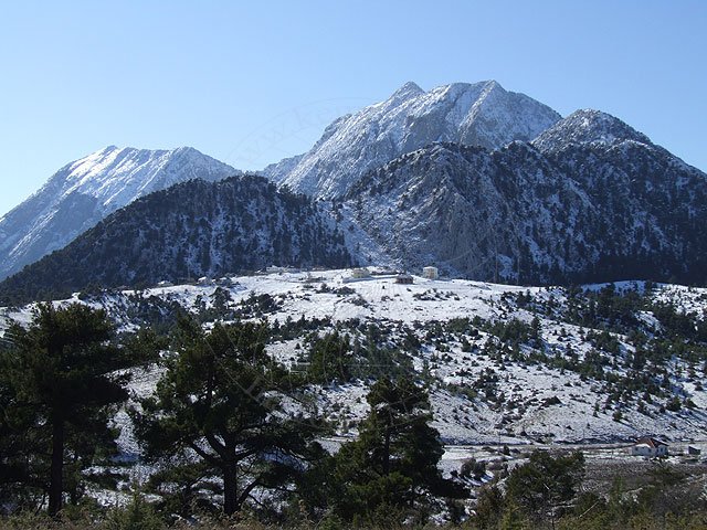 8-12-25-Kemer-Berge-088-s.jpg - Die verschneiten Kuppen im Hintergrund kann man auch von Kemer  aus sehen