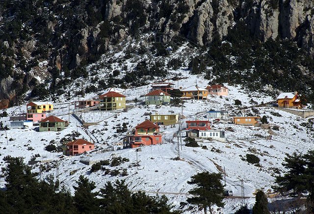 8-12-25-Kemer-Berge-113-s.jpg - Immer mehr Familien bauen sich ein Sommerhaus in den Bergen, um im Hochsommer der Hitze in Kemer zu entkommen