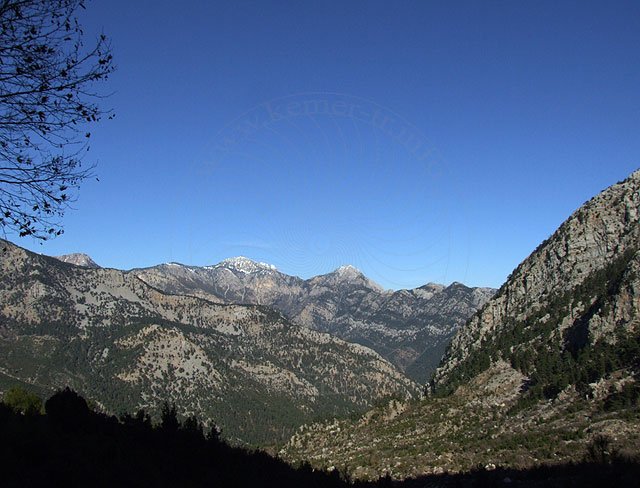 8-12-25-Kemer-Berge-154-s.jpg - Blick auf das Weideland im Göynük-Cannyon