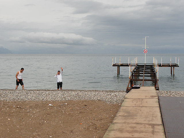 10-10-20-Kemer-08-s.jpg - Die Planken sind vom Steg geholt, bald kommen die ersten Stürme mit hohem Wellengang