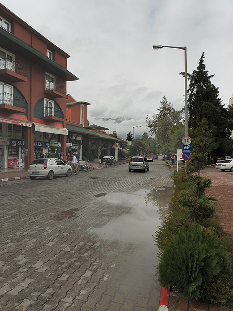 10-10-20-Kemer-28-s.jpg - Wasserfeste Schuhe sind im Herbst und Winter in Kemer sehr zu empfehlen