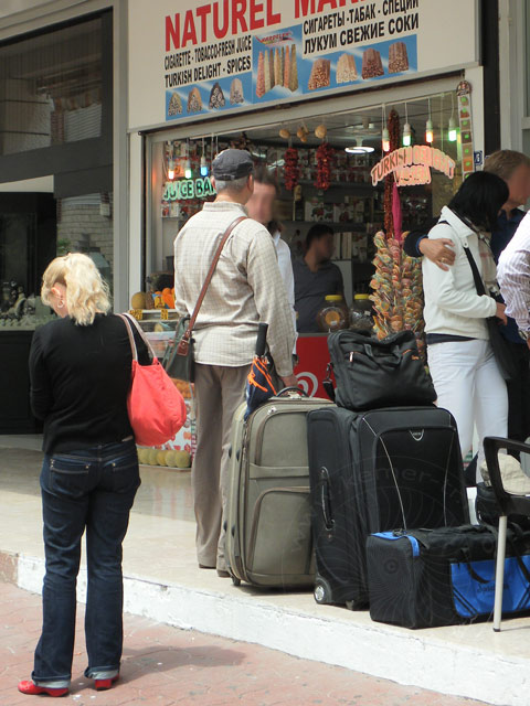 11-05-12-Kemer-29-s.jpg - und genügend Taschen für die Einkäufe mitbringen!