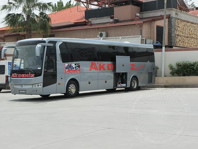 11-05-18-Kemer-07-s.jpg - Und die Busfahrer, die all die Touristen nach Kemer bringen