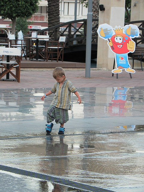 11-06-16-Kemer-09-s.jpg - Wasserspiele auf dem Platz