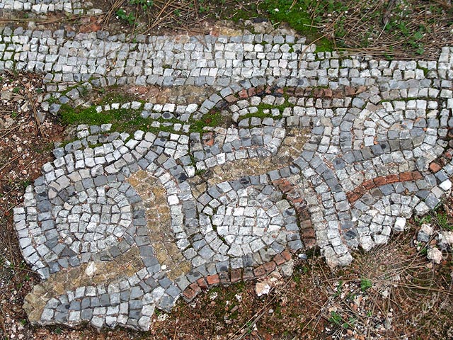 9-03-09-Phaselis-27-s.jpg - Hier ein Mosaik mit verschiedenen Farben