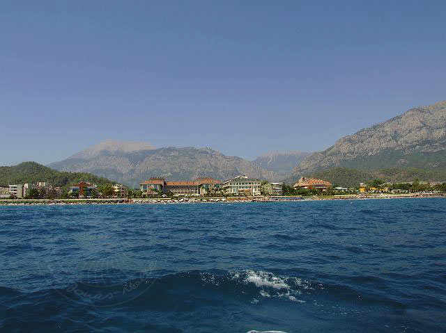 9-07-25-Kemer-Bootstour-024.jpg - Kemer vom Meer aus gesehen