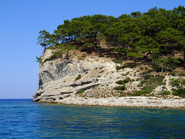 9-07-25-Kemer-Bootstour-313-s.jpg - Der Kalksteinfelsen am Südende der Moonlightbucht