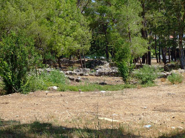 9-08-16-1-Kemer-10.jpg - Blick auf die Ruinen von Idyros - einige Grundmauern sind noch zu erkennen
