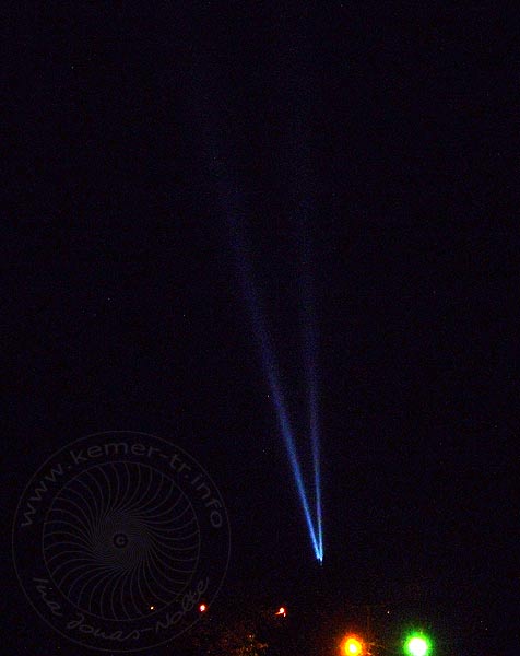 9-07-07-Kuzdere-15-s.jpg - Laser bis fast in den Himmel, aber das wars dann auch schon. Wegen fehlender Betriebsgenehmigung wurde diese Disko bereits am gleichen Abend wieder geschlossen!