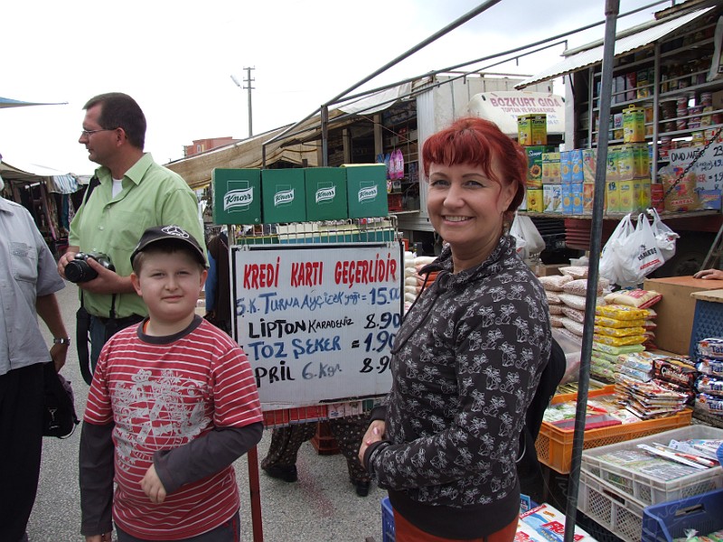 8-03-19-Kuzdere-1.jpg - Moderne Zeiten, sogar auf dem Wochenmarkt in Kuzdere kann man  mit Kreditkarte bezahlen, nur was passiert bei Stromausfall?