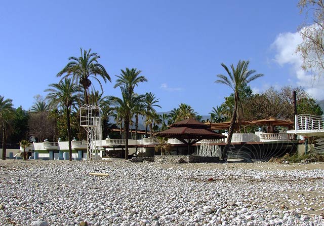10-02-01-Tekirova-064-s.jpg - Aber dann kam der Strand mit Sand und Steinen
