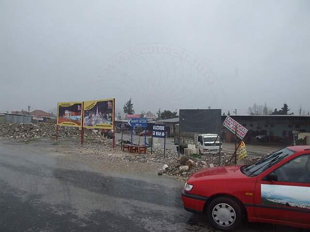 9-01-28-Kuzdere-Regen-062-s.JPG - Die Straßen von Kuzdere sind besonders bei Regen nicht so gut zu befahren