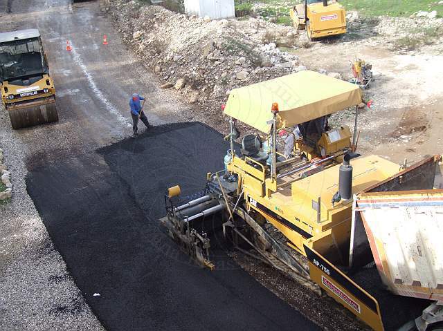 9-02-12-Kuzdere-Strasse-122-s.JPG - Hier beginnt die zweite Fahrspur