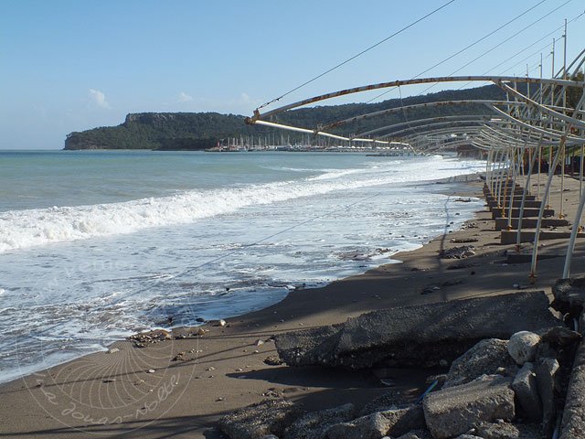 12-02-07-3-Kemer-33-s.jpg - gingen nun Wellen über den gesamten Strand und darunter lag schöner Sand