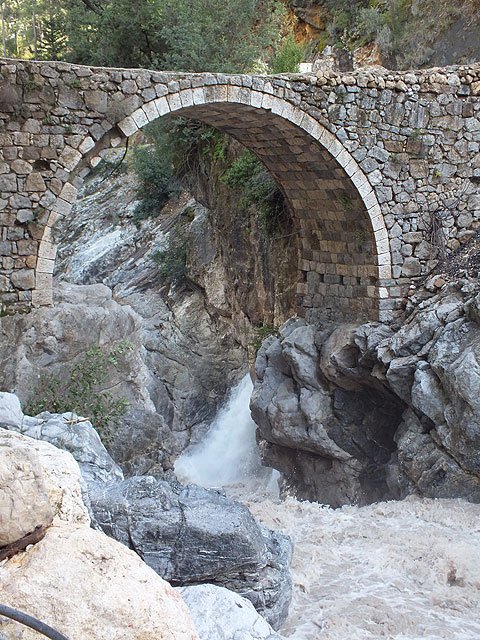 12-02-07-4-Kesme-Bogazi-097-s.jpg - Blick durch die Brücke