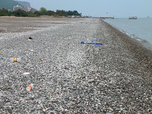 12-10-01-2-Camyuva-08-s.jpg - Der öffentliche Strand in Camyuva - hier putzt niemand mehr