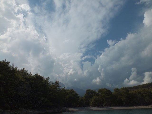 12-10-04-Phaselis-20-s.jpg - Erste Wolken über Phaselis