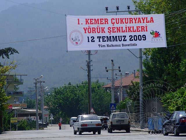9-07-10-Kuzdere-20-s.jpg - Vorankündigung des Nomadenfestes auf der Çukuryayla