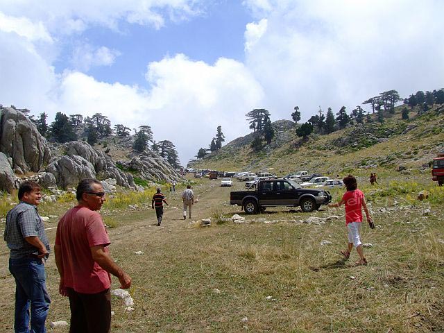 9-07-12-Almfest-007-s.jpg - Jetzt hieß es Freunde und Bekannte treffen und sich einen günstigen Picknickplatz sichern