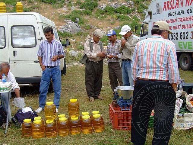 9-07-12-Almfest-045-s.jpg - Öl, Honig oder vielleicht doch heimlicher Bierverkauf?