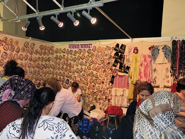 10-04-29-YOEREX-002.JPG