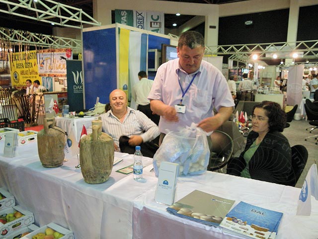 10-04-29-YOEREX-060.JPG