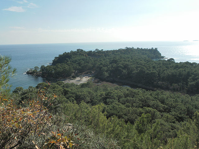 11-01-01-Phaselis-082-s.jpg - und wieder kommen wir an einen schönen Aussichtspunkt mit Blick auf die Halbinsel