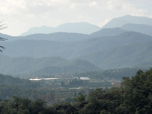 11-01-01-Phaselis-110-s.jpg - Blick in Richtung Tekirova und über die Berge